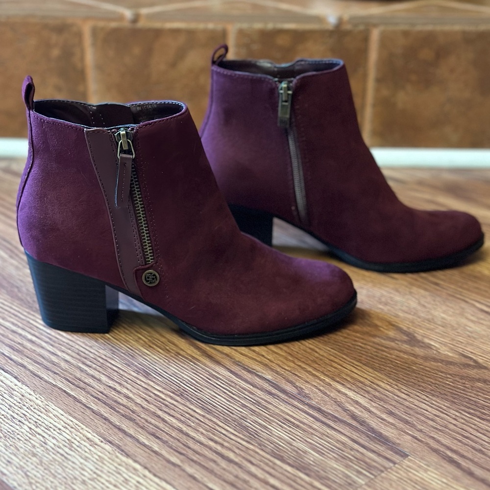 Liz Claiborne Burgundy Bootie • Size 8 • Faux Suede